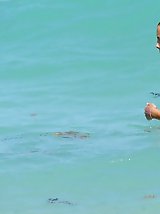 12 pictures - Day filled with sexy bikini booties