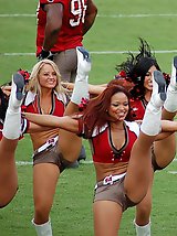 24 pictures - Cameltoe upskirt gallery