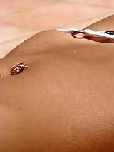 24 pictures - A girl going naked on the Orient