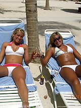 12 pictures - A busty lady getting it at the Cancun