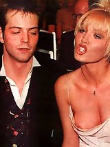 10 pictures - Downblouse parade upskirt pics