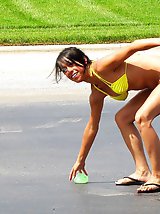 12 pictures - Girls out of their bikinis look hot