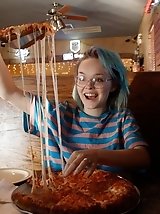 8 pictures - Vonnie Bean No Pants Pizza